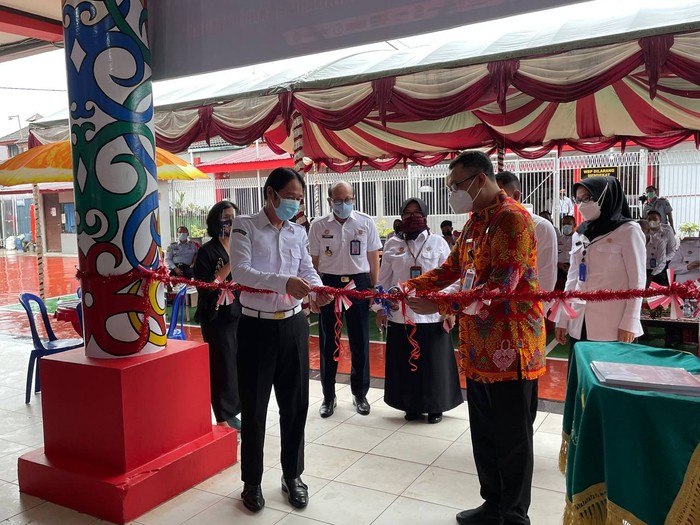 Kepala Badan Pembinaan Ideologi Pancasia (BPIP) Yudian Wahyudi meresmikan Perpustakaan Pancasila di Lembaga Pemasyarakatan (Lapas) Kelas IIA Samarinda, Kalimantan Timur. Perpustakaan di Lapas ini disebut merupakan perpustakaan pertama yang ada di Indonesia yang bertujuan untuk mebudayakan literasi ke warga binaan di Lapas.