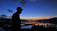 Kepala Basarnas Bali Gede Darmada dalam keterangan tertulis menyebut hingga pukul 07.20 WITA, data manifes ada sebanyak 41 penumpang korban kapal tenggelam di Gilimanuk, ABK 13 orang dan petugas kantin 3 orang. Namun hingga saat ini korban yang berhasil dievakuasi yakni sebanyak 59, baik yang selamat maupun meninggal. Jumlah tersebut sudah lebih dibandingkan dengan data manifes yang ada.