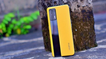 Ranking kelima adalah Realme GT. Skornya adalah 808.852. Foto: Adi Fida Rahman/detikINET