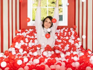 10 Potret Rumah Mewah Model Cara Delevingne, Terinspirasi Playboy Mansion