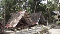 Lambrok atau Saung di Taman Ingas