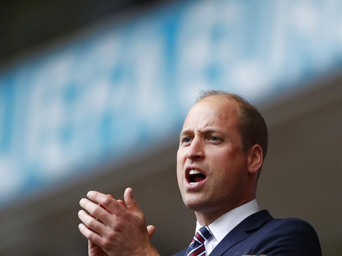 Senyum Cerah Pangeran William Saat Inggris Taklukan Jerman Kemenangan Inggris atas Jerman di 16 besar Euro 2020 turut dirayakan oleh Pangeran William. Ia hadir di Wembley untuk nonton laga itu bersama istri dan putranya