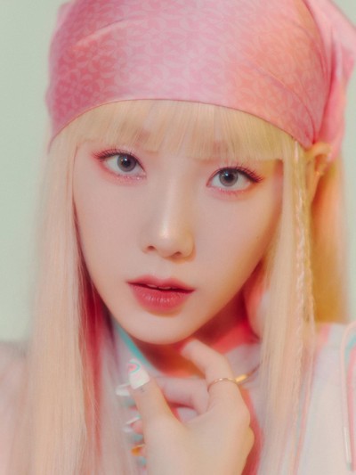 Taeyeon SNSD Teaser foto Taeyeon SNSD untuk single Weekend