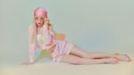 Pink Blood Alert! Foto-foto Taeyeon Buat Comeback Weekend Serba Pink