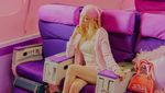 Pink Blood Alert! Foto-foto Taeyeon Buat Comeback Weekend Serba Pink