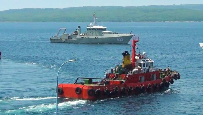 TNI AL Turunkan 3 KRI dan KAL Cari Penumpang KMP Yunicee yang Hilang