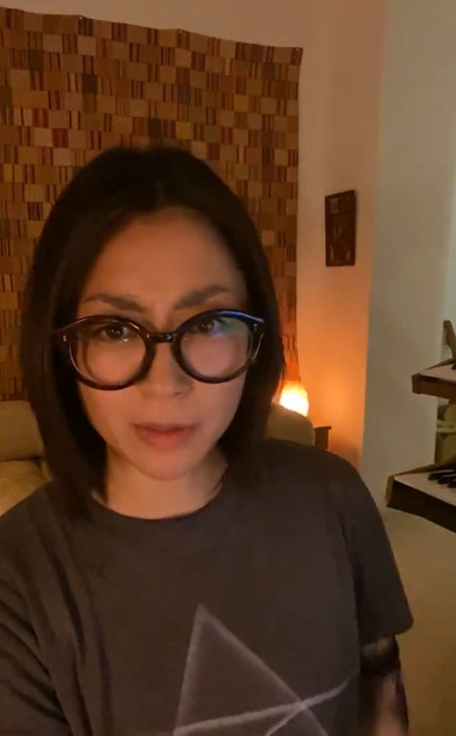 Utada punya sebutan sendiri untuk dirinya. Dia lebih nyaman disebut Mx, yang artinya mix atau campuran. Foto: dok. Instagram/@kuma_power