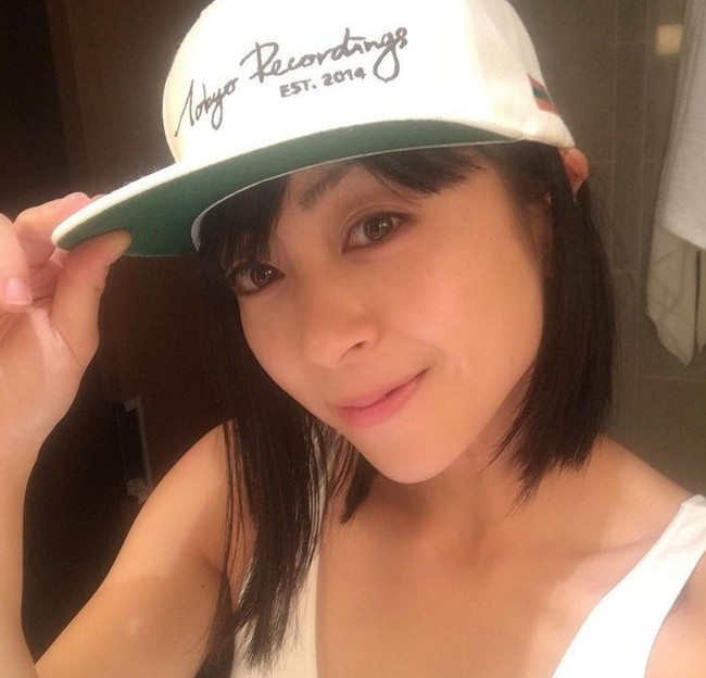 Penyanyi yang sudah populer sejak remaja tersebut bahkan kerap diisukan sebagai lesbian dan biseksual. Foto: dok. Instagram/@kuma_power