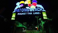 Kawasan hiburan malam di Patong, Phuket benar-benar seperti kota hantu. Tidak ada hiruk-p[ikuk wisatawan seperti hari-hari sebelum pandemi.