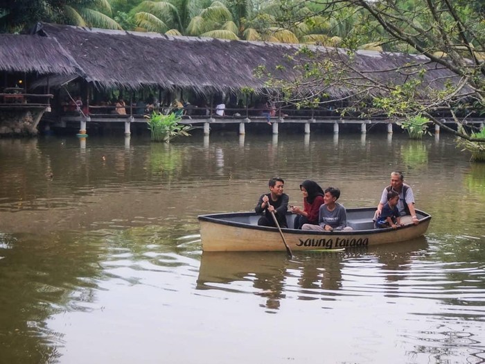 5 Rumah Makan Tradisional di Depok Ini Punya Karedok dan Mie Godog Sedap
