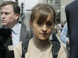 Artis Allison Mack Bebas Dari Penjara Setelah Terlibat Kasus Sekte Seks Artis Allison Mack Bebas Dari Penjara Setelah Terlibat Kasus Sekte Seks