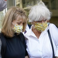 Siapa sangka, di balik wajah imut dan lugunya, Allison Mack adalah wanita yang cukup kejam. Hal tersebut diakuinya dalam persidangan. Foto: dok. AP/Frank Franklin II