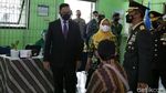 Anies Tinjau Vaksinasi Bagi Anak di SMAN 20 Jakarta