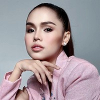 “Saat ini dia sudah berusaha sebaik mungkin untuk berubah menjadi lebih baik. Tapi tetap saja ada beberapa orang yang ingin menghancurkannya. Mungkin dia tidak senang melihat kondisi Aliff sekarang, Wallahua’lam,” tutur Bella. Foto: Dok. Instagram @bellaastillah