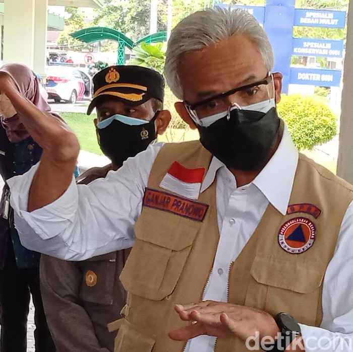 Gubernur Jateng Ganjar Pranowo saat berada di RSUD dr Tjitrowardojo Purworejo, Kamis (1/7/2021).