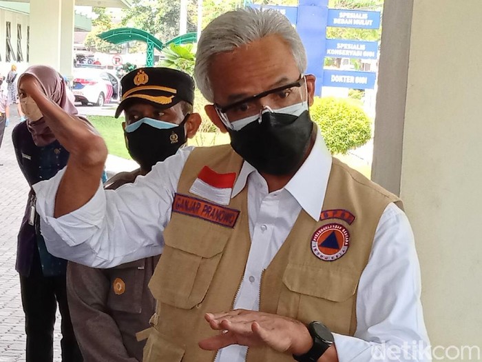 Gubernur Jateng Ganjar Pranowo saat berada di RSUD dr Tjitrowardojo Purworejo, Kamis (1/7/2021).