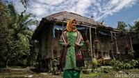 Nah, salah satu songket yang punya motif indah adalah songket Batu Bara atau songket Melayu. Wastra ini bisa ditemukan di Desa Padang Genting, Kecamatan Talawi, Kabupaten Batu Bara, Sumatera Utara.