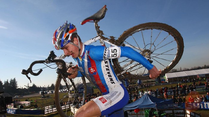Lebih Dekat dengan Sagan, Sang Superstar Dunia Balap Sepeda Tour de France (TDF) 2021 memasuki etape kelima. Semua mata masih menanti sang superstar Peter Sagan naik podium.