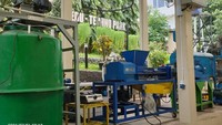 Yang ada di taman tersebut adalah hasil-hasil penelitian internal FTUP dalam bidang teknologi energi baru terbarukan.