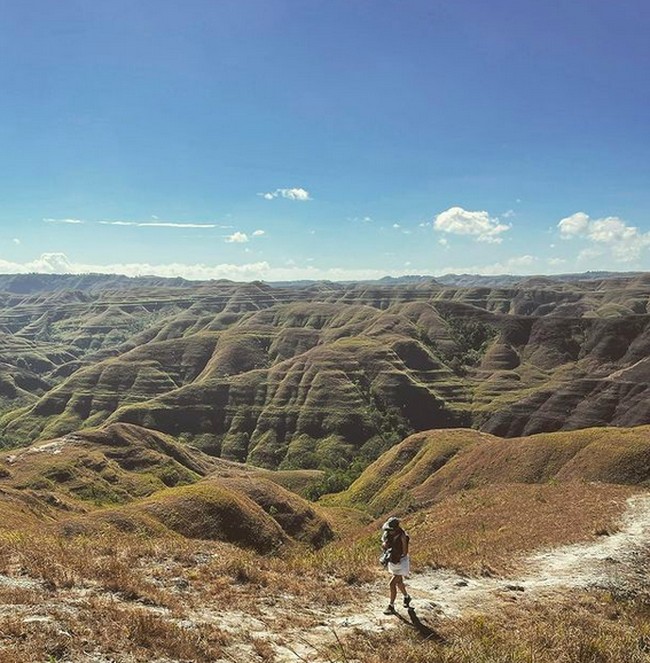 Di kolom komentar, penampilan Oscar Lawalata banjir pujian. Ah kaka cantik banget, tulis seorang fans. Ada pula yang menulis, Asha manis banget. Foto: Instagram/@oscarlawalata