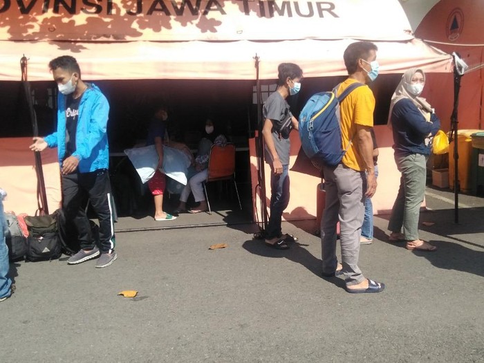 pasien COVID-19 di RS Lapangan Indrapura (RSLI) Surabaya