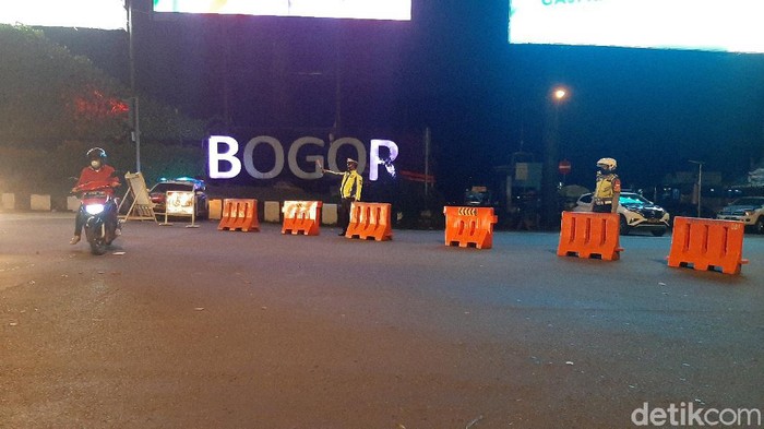 Penutupan jalan di Bogor