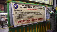 Tim Patroli Protokol Kesehatan dan PPKM Mikro menyegel warung makan tersebut akibat melanggar Surat Edaran (SE) Wali Kota Medan Bobby Nasution.