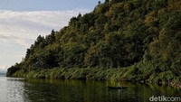 Siapapun tak akan berpaling dari keindahan yang ditawarkan oleh pesona Danau Toba di Sumatera Utara. Apalagi kawasan ini menjadi salah satu dari 5 destinasi super prioritas yang digagas oleh Kementerian Pariwisata.