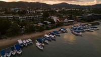 Aturan ketat akan diberlakukan bagi warga dari wilayah lain di Thailand yang kasus barunya sudah menembus angka 5.000 untuk masuk ke Phuket.