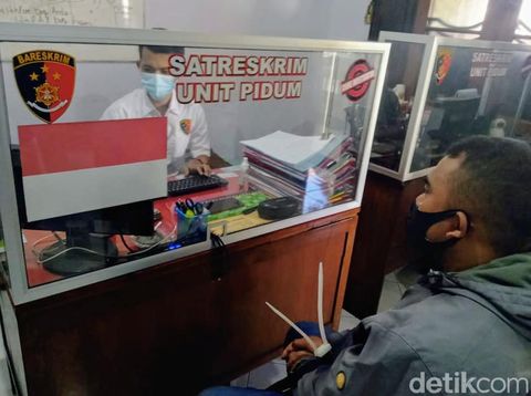 Pengurus Harian Ijen Geopark (PHIG) Bondowoso akan mengambil langkah tegas. Petugas Wisata Kalipait yang melakukan pungli akan dipecat.
