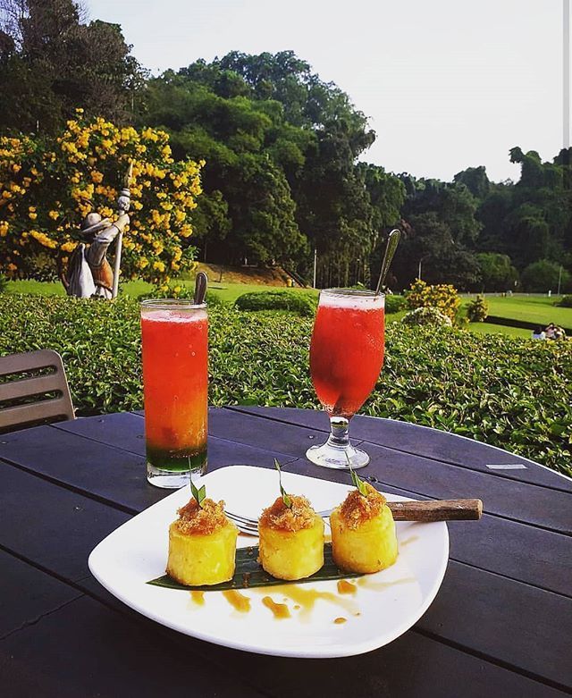 Sejuk! 5 Restoran Outdoor di Bogor Ini Punya Panorama Bukit dan Persawahan