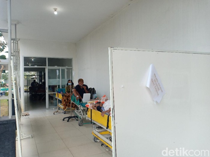 Bed occupancy rate (BOR) isolasi RS rujukan pasien COVID-19 di Nganjuk mencapai 80 persen. Sementara ruang ICU sudah penuh.