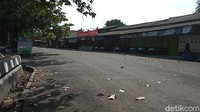 Suasana Pantai Pangandaran tampak lengang.
