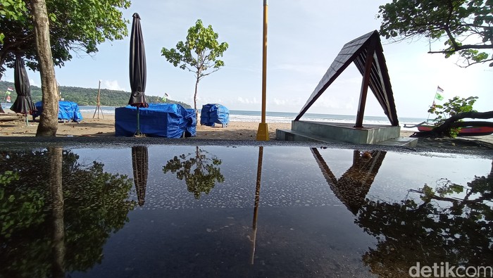 Sepinya Pantai Pangandaran tanpa wisatawan Sepinya Pantai Pangandaran tanpa wisatawan