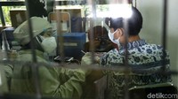 Dalam kesempatan sebelumnya, Presiden RI Joko Widodo menyebut, Badan Pengawas Obat dan Makanan (BPOM) telah memberikan izin penggunaan darurat (EUA) pada vaksin Sinovac untuk diberikan pada anak-anak berusia 12-17 tahun.