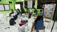 Penggunaan vaksin Sinovac ini dengan dosis 0,5 ml sebanyak dua kali.