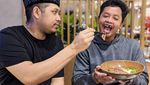 Tetap Lucu Meski Sedang Makan, Aksi Kocak Tretan Muslim Saat Makan Nasi Bebek