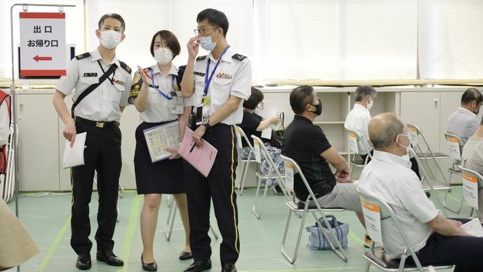 Jepang bersiap memberikan bantuan 2 juta dosis vaksin kepada Indonesia. Diperkirakan vaksin tersebut akan tiba di bulan Juli.