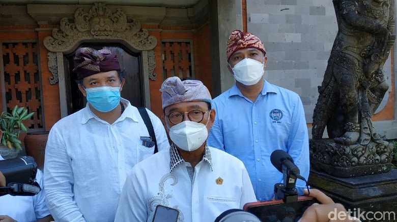 Wakil Ketua Bidang Budaya, Lingkungan dan Humas Badan Pengurus Daerah Perhimpunan Hotel dan Restoran Indonesia (BPD PHRI) Bali I Gusti Ngurah Rai Suryawijaya Wakil Ketua Bidang Budaya, Lingkungan dan Humas Badan Pengurus Daerah Perhimpunan Hotel dan Restoran Indonesia (BPD PHRI) Bali I Gusti Ngurah Rai Suryawijaya