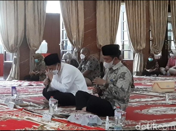 Kasus COVID-19 di Kota Surabaya terus naik. Hingga 1 Juli 2021, ada 652 kasus COVID-19 aktif di Kota Pahlawan.