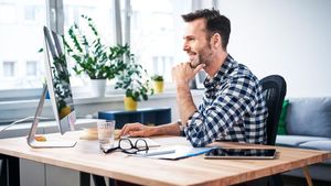 Syarat dan Cara Membuat KTP WNA serta Bedanya dengan KTP WNI