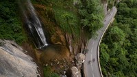 Nice. Tak melulu jalan datar yang berdekatan dengan pantai, Nice juga menawarkan rute nanjak yang cukup bikin perih seperti trek Col dEze sepanjang 10 km dengan gradien 5 persen. Penasaran, bukan? Pablo Blazquez Dominguez/Getty Images.