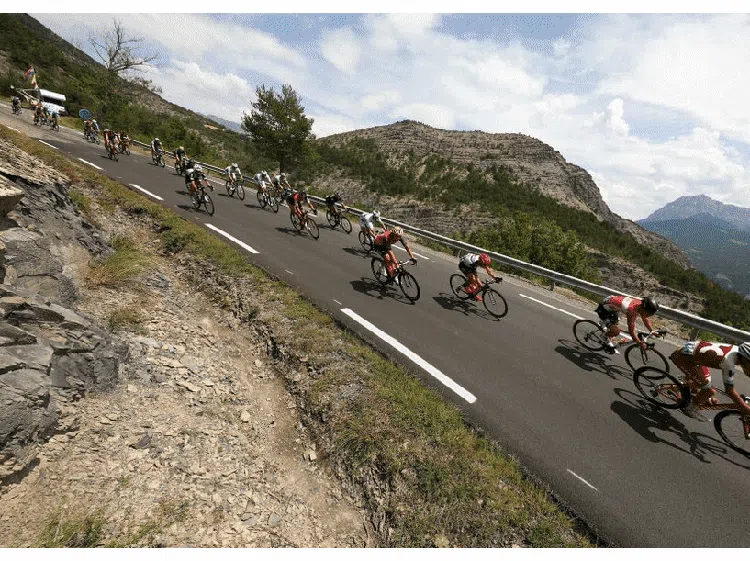 8 Rute Bersepeda di Prancis yang Paling Memanjakan Rasa