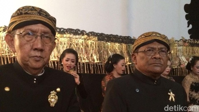Almarhum Ki Manteb Sudharsono bersama sahabatnya Ki Sayoko Gondo Saputro