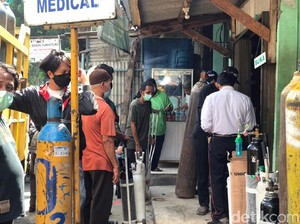 Antrean Isi Ulang Oksigen Rusuh Gegara Ada yang Beli Borongan