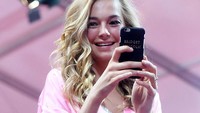 Kini Bridget Malcolm sudah merasa lebih baik dan bisa menceritakan pengalamannya. Dia ingin ada perubahan di industri fashion. (Foto: dok. Getty Images)  