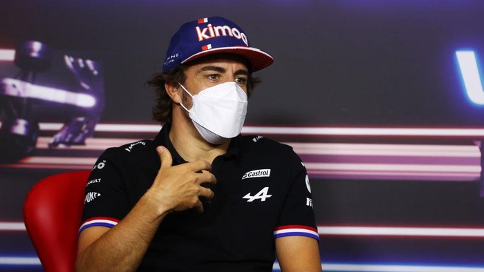 SPIELBERG, AUSTRIA - JULY 01: Fernando Alonso of Spain and Alpine F1 Team talks in the Drivers Press Conference during previews ahead of the F1 Grand Prix of Austria at Red Bull Ring on July 01, 2021 in Spielberg, Austria. (Photo by Clive Rose/Getty Images)