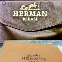 Beda tipis sama merek aslinya sih. Tapi kalau gini ya sama saja kan jadi gagal pamer deh.. Foto: Twitter/@nyanyawwie