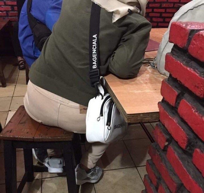 Kalau dibaca lagi pasti auto bikin kamu mengerutkan dahi. Kreatif banget memang para netizen ini. Foto: 1cak.com