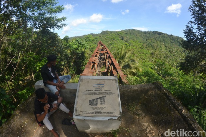 Jembatan Kereta Api Cikacepit Pangandaran